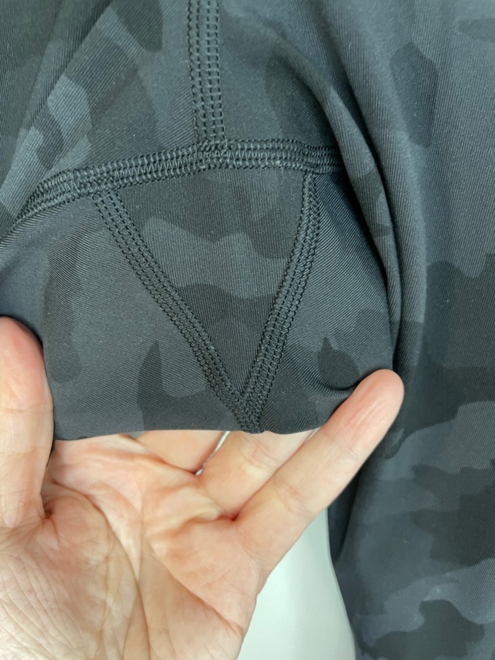 Lululemon Align Like New 25” Inseam Size 14 Heritage Camouflage Deep Coal HR - Picture 9 of 9